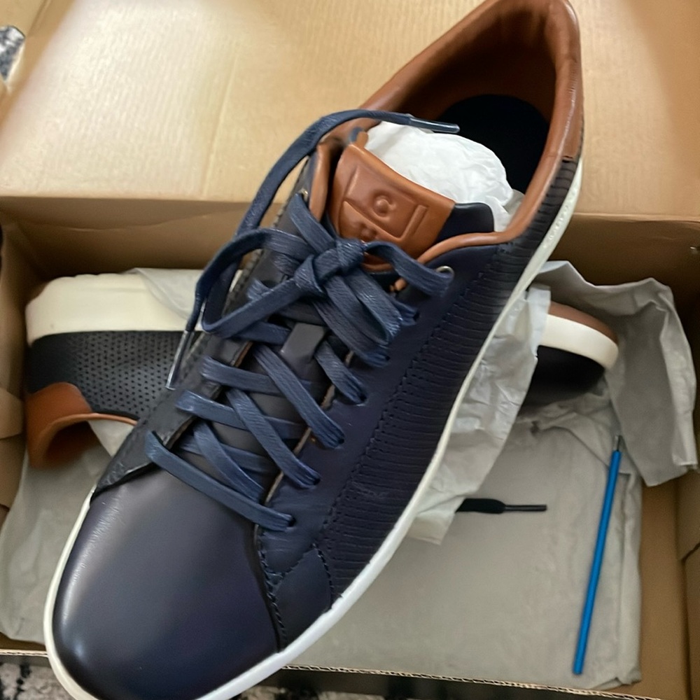 Cole Haan Grandpro Tennis shoe size 8.5 Navy/brown leather